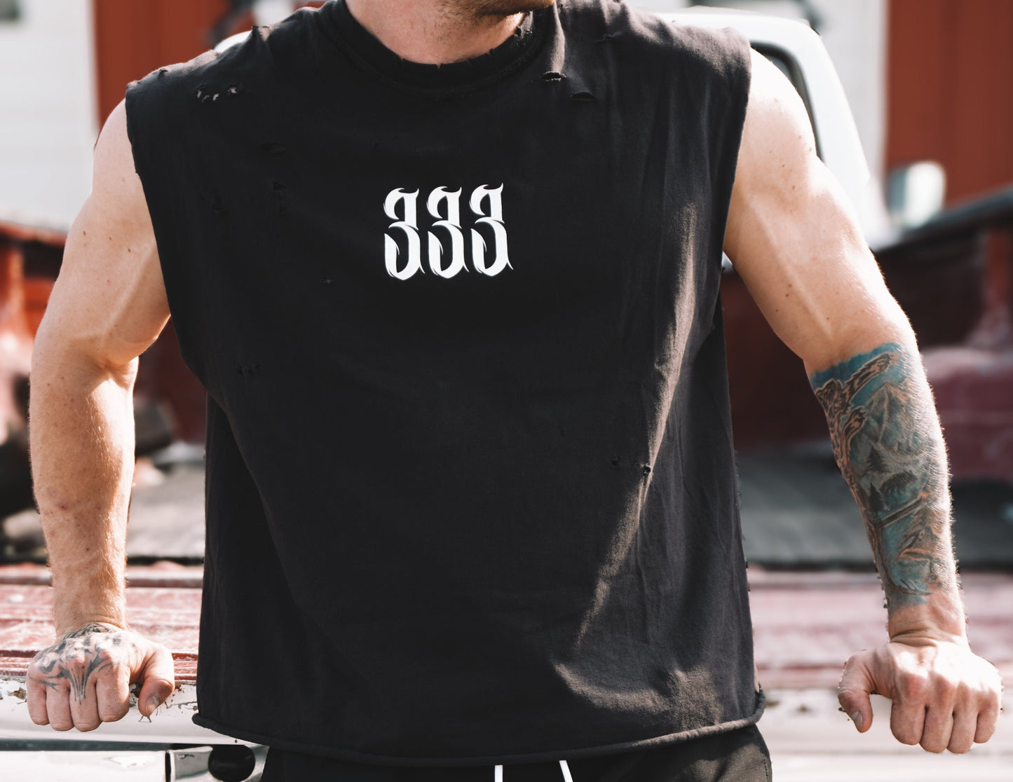HAND DISTRESSED CUTOFF